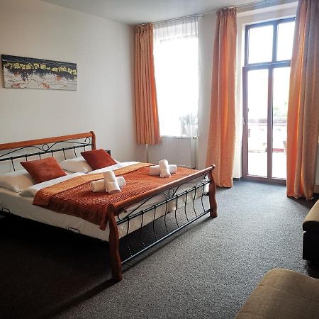 Hotel Palackeho 135 Mělník エクステリア 写真