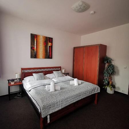 Hotel Palackeho 135 Mělník エクステリア 写真