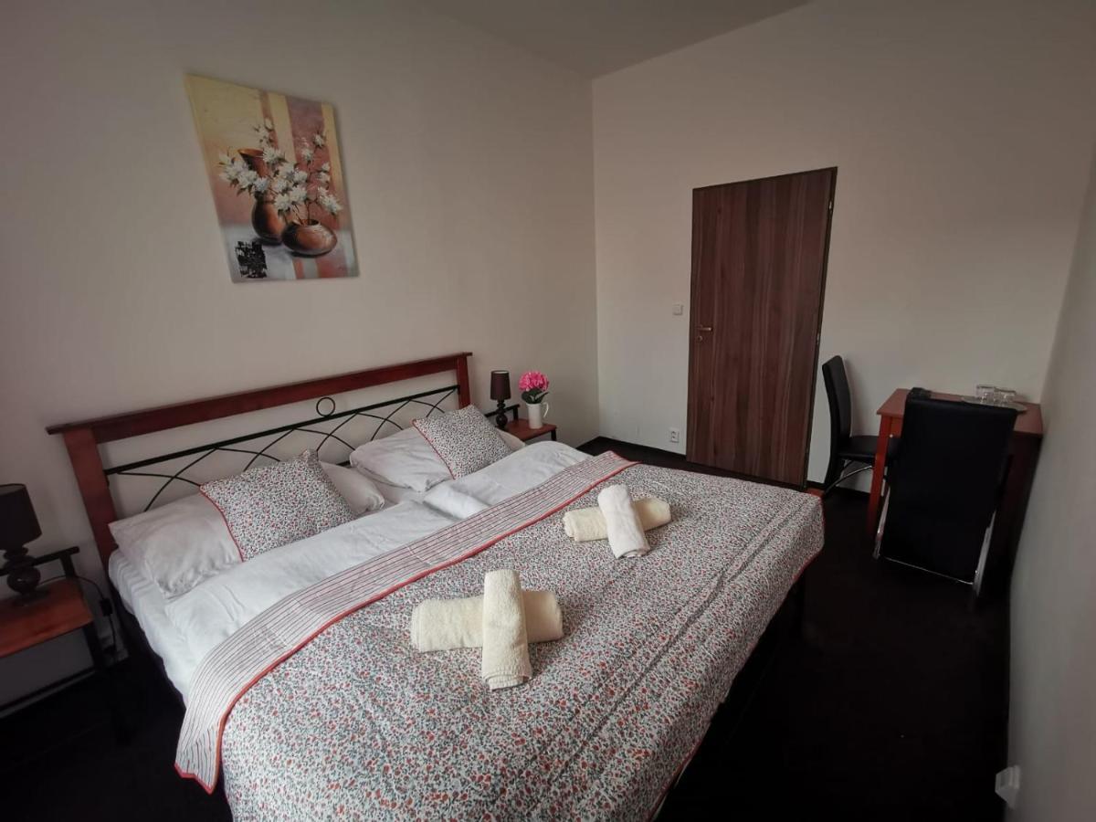 Hotel Palackeho 135 Mělník エクステリア 写真