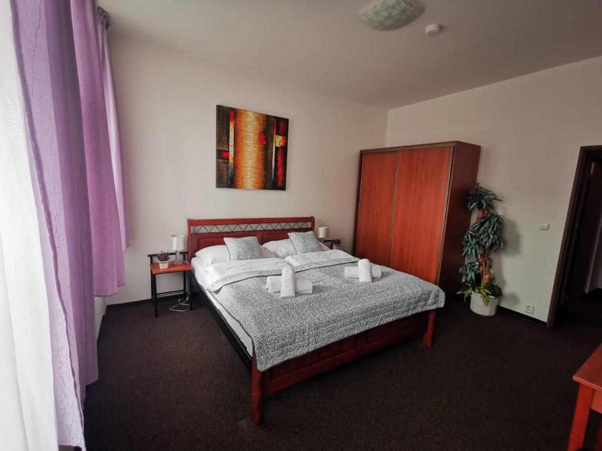 Hotel Palackeho 135 Mělník エクステリア 写真