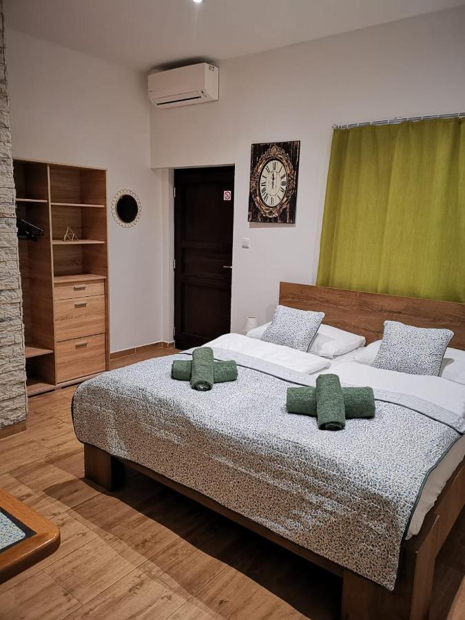 Hotel Palackeho 135 Mělník エクステリア 写真