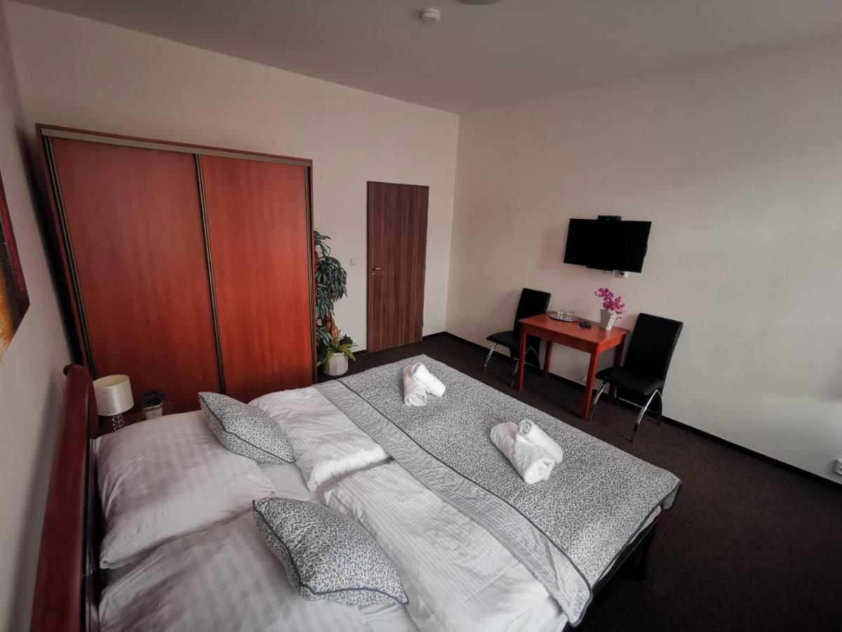 Hotel Palackeho 135 Mělník エクステリア 写真